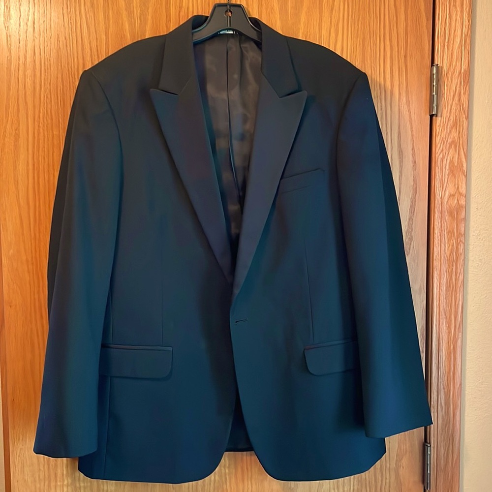 Men's Jean Yves Black Tuxedo jacket size 43L long.
